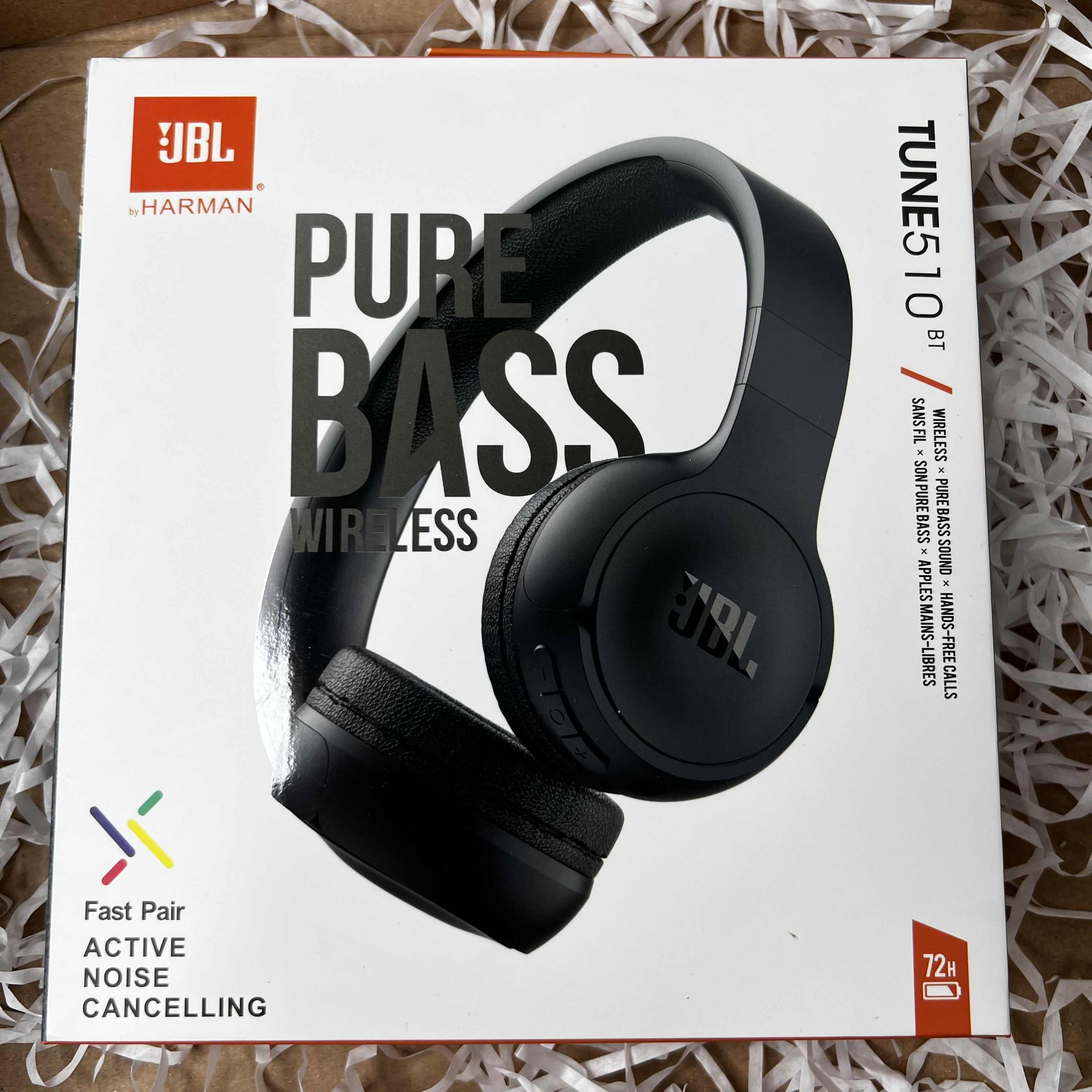 Pack headphones , powerbank , airpods